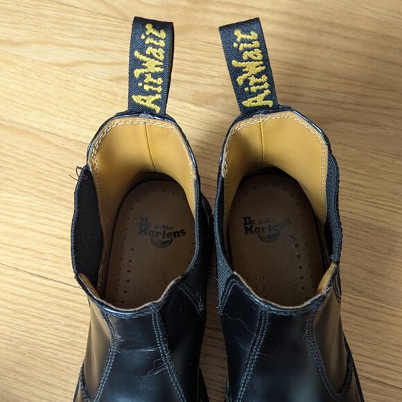 Dr. Marten's 2976 Women's Yellow Stitch Smooth Leather Chelsea Boots - Size 9 - Picture 5 of 6